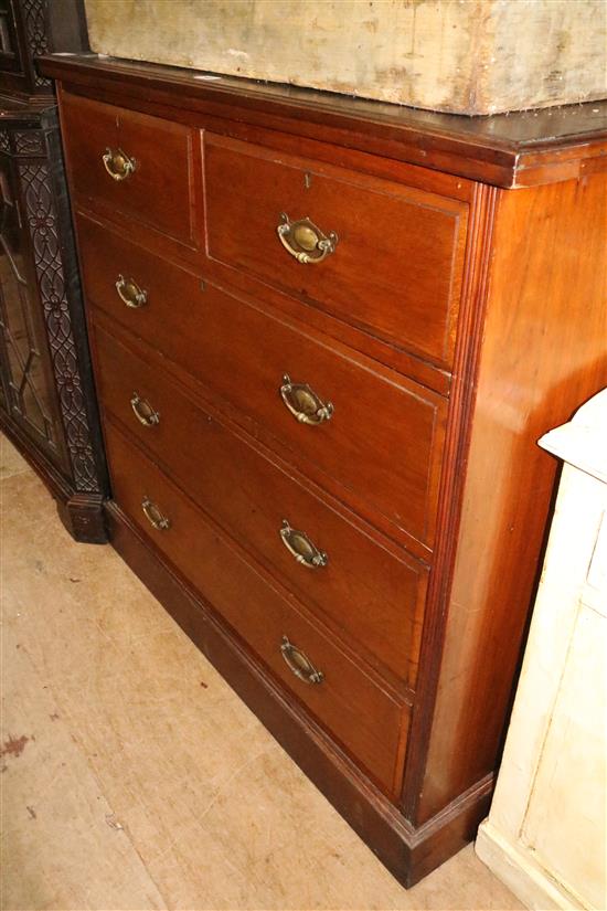 Mahogany chest of drawers